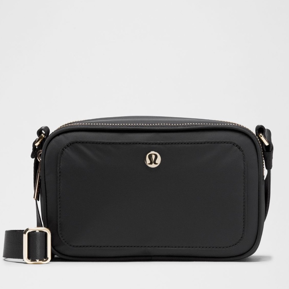 Lululemon Black Crossbody Camera Bag 2L